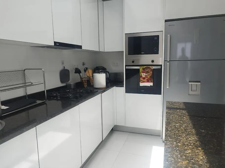 Luxury Penthouse With Private Pool, Ocean, City & Mountain View 6 Pers 2 Br Lazareto 아파트