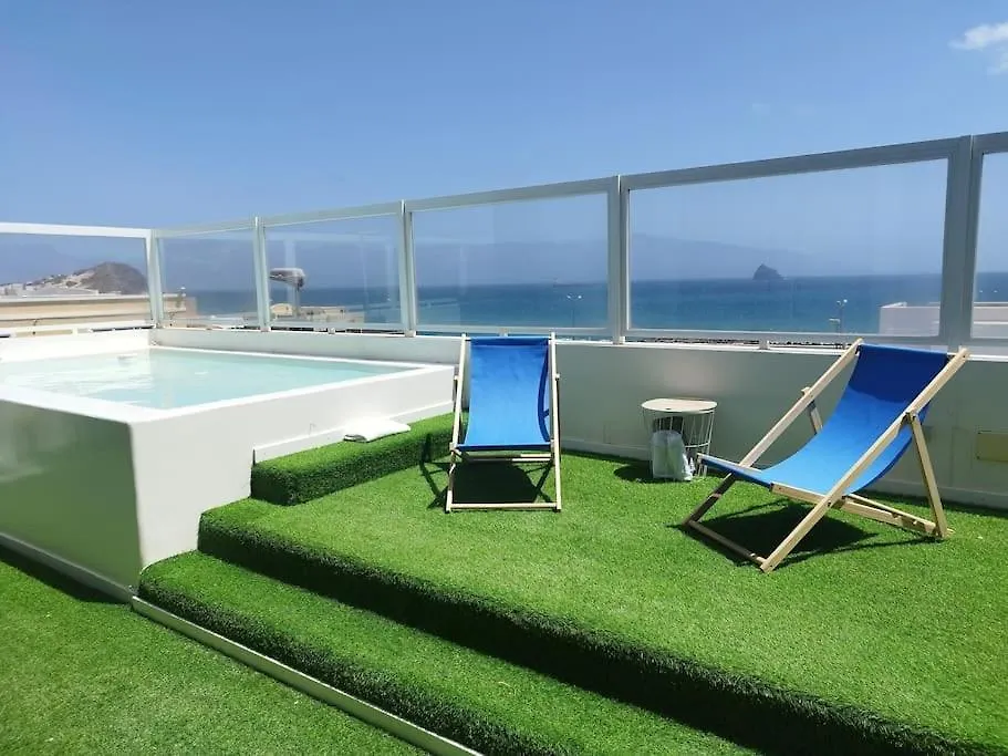 Luxury Penthouse With Private Pool, Ocean, City & Mountain View 6 Pers 2 Br Lazareto 아파트