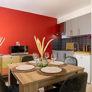 https://joli-studio-lumineux-et-cosy.hotels-rhonealpes.com